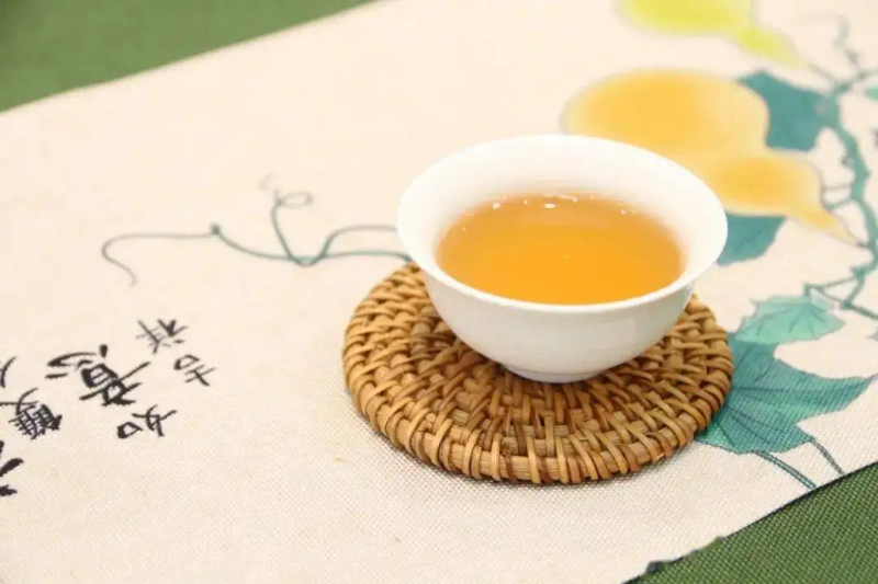 乌龙茶汤色